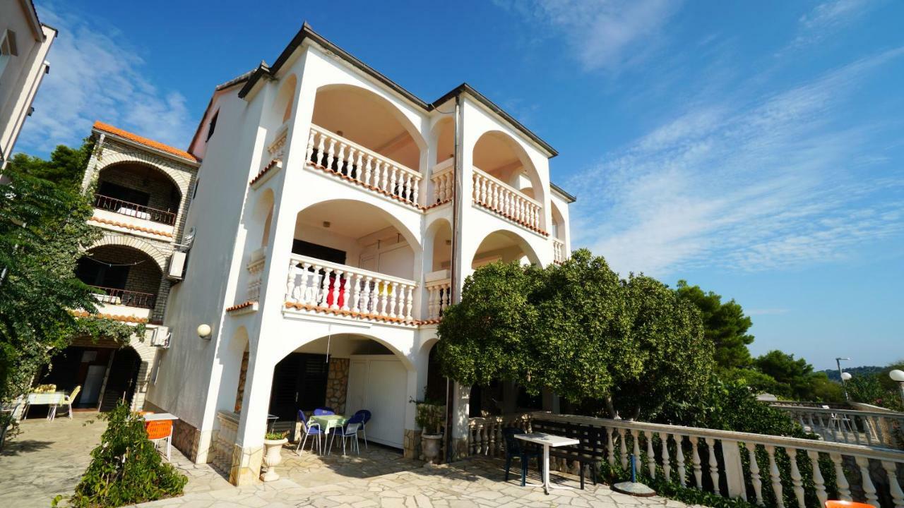 Apartments Ive Tisno Exterior foto